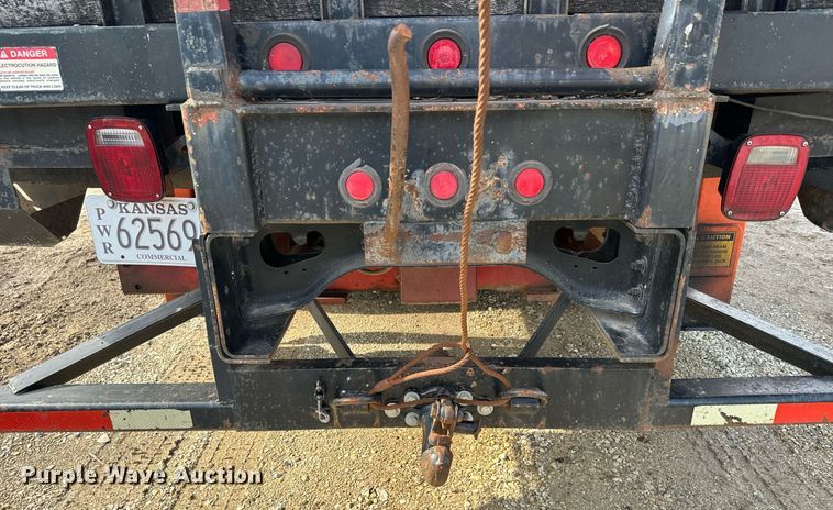 image for item NN9494 1996 International  crane truck