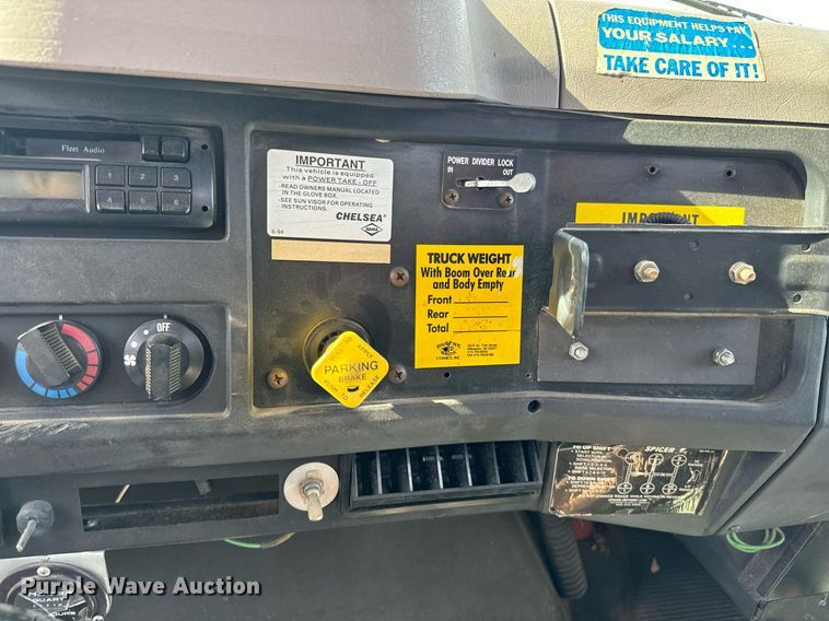 image for item NN9494 1996 International  crane truck