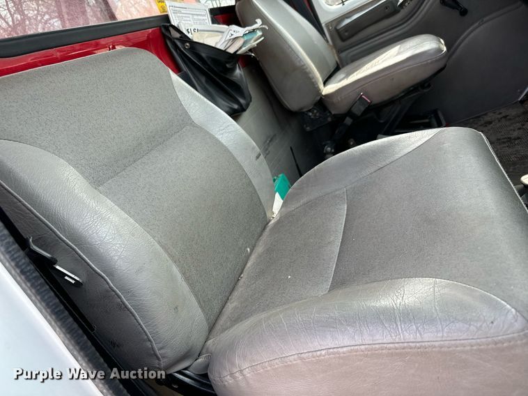 image for item NN9494 1996 International  crane truck