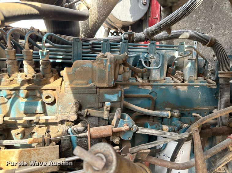 image for item NN9494 1996 International  crane truck