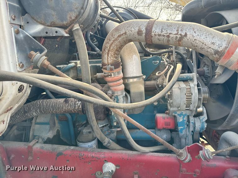 image for item NN9494 1996 International  crane truck