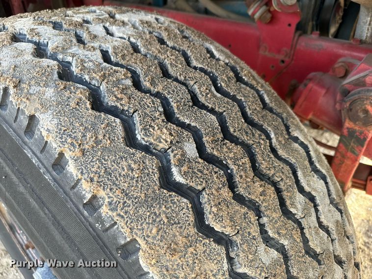 image for item NN9494 1996 International  crane truck