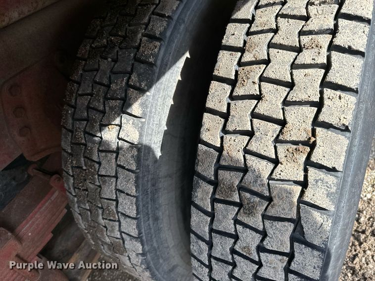 image for item NN9494 1996 International  crane truck