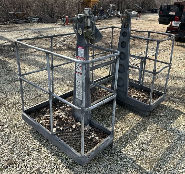 image for item NN9494 1996 International  crane truck