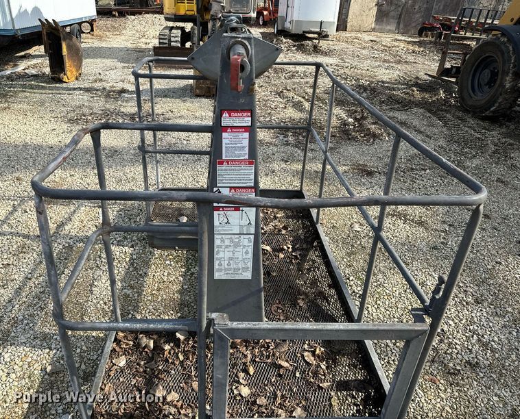 image for item NN9494 1996 International  crane truck