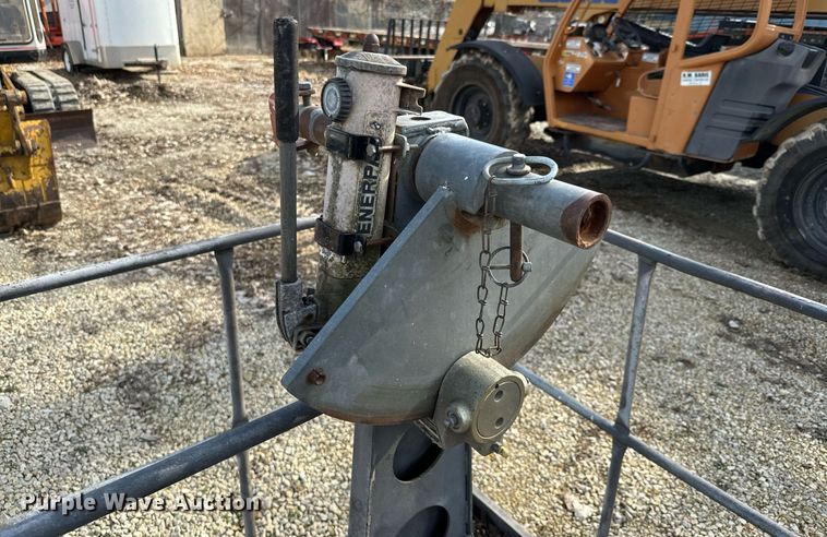 image for item NN9494 1996 International  crane truck