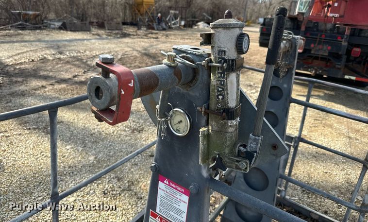 image for item NN9494 1996 International  crane truck