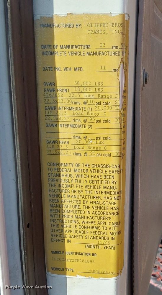 image for item NN9494 1996 International  crane truck