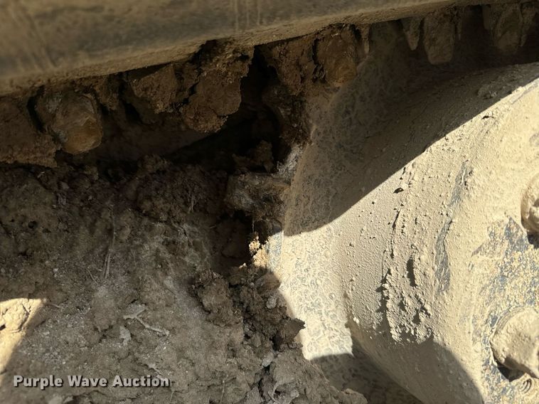 image for item NN9496 2012 Bobcat T750 tracked skid steer loader