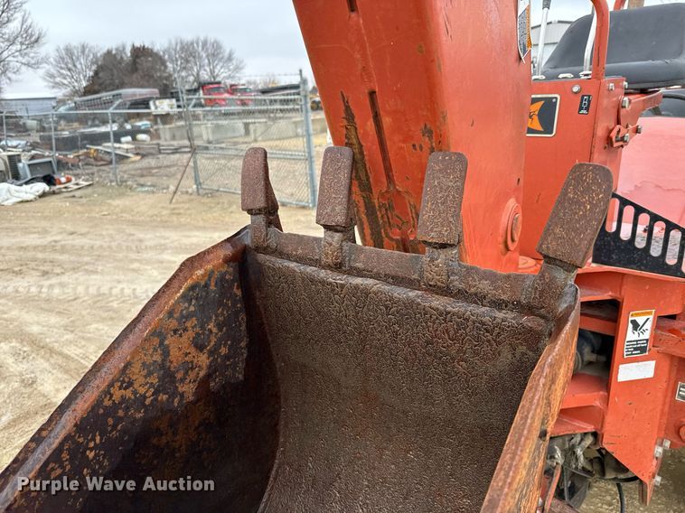 image for item NN9501 2004 Ditch Witch RT55 trencher