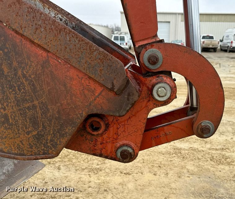 image for item NN9501 2004 Ditch Witch RT55 trencher