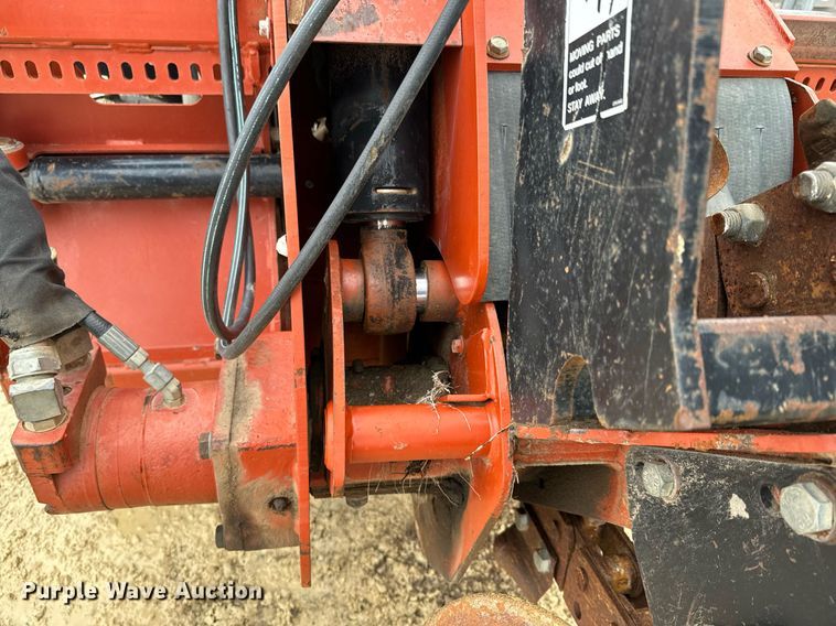 image for item NN9501 2004 Ditch Witch RT55 trencher