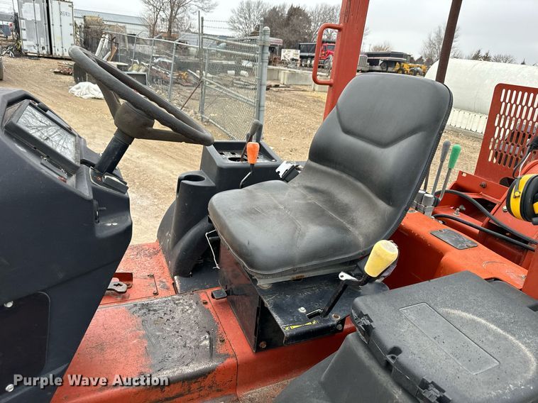 image for item NN9501 2004 Ditch Witch RT55 trencher