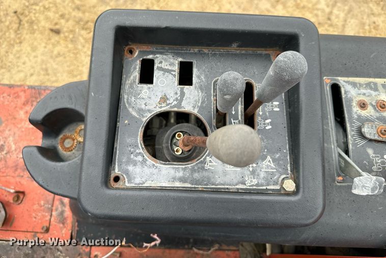 image for item NN9501 2004 Ditch Witch RT55 trencher