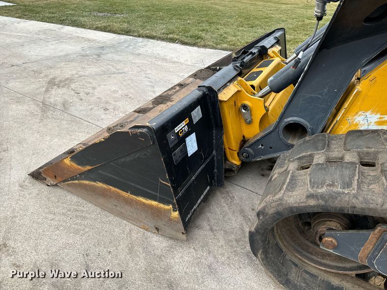 image for item NU9302 2021 John Deere 325G tracked skid steer loader