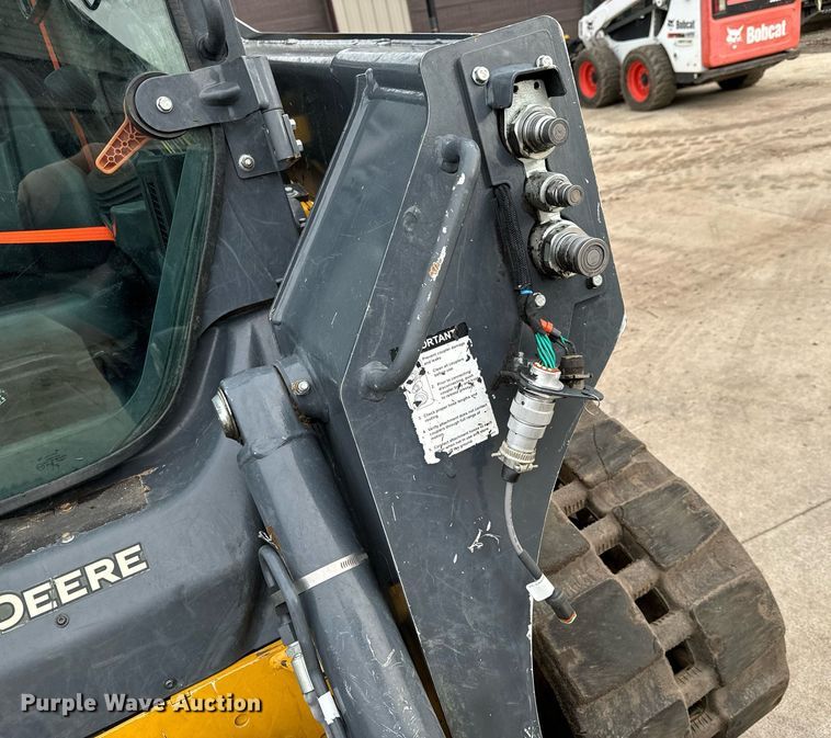 image for item NU9302 2021 John Deere 325G tracked skid steer loader