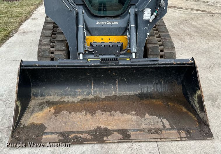 image for item NU9302 2021 John Deere 325G tracked skid steer loader