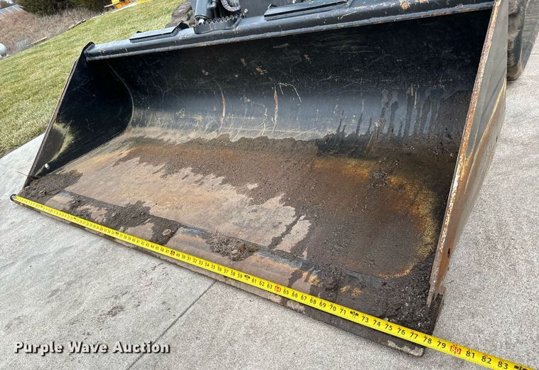 image for item NU9302 2021 John Deere 325G tracked skid steer loader