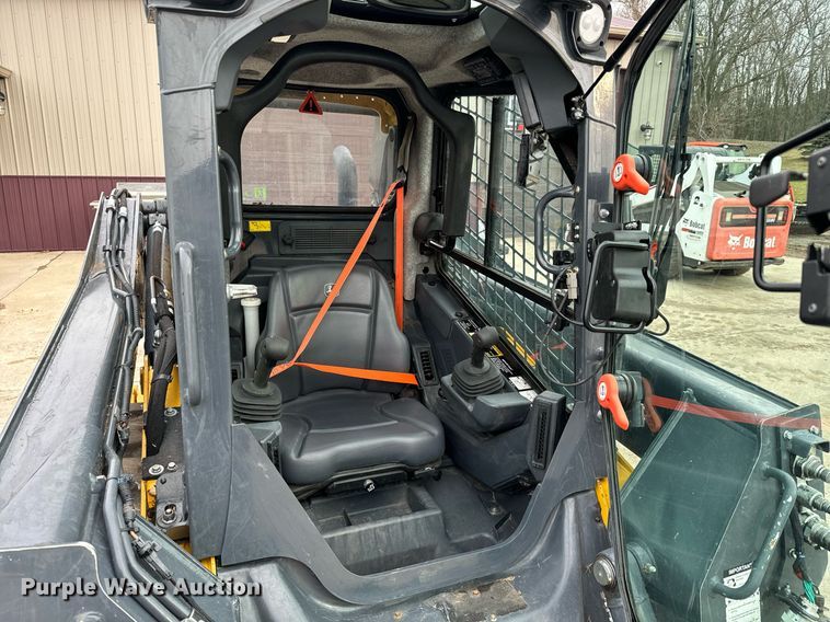 image for item NU9302 2021 John Deere 325G tracked skid steer loader
