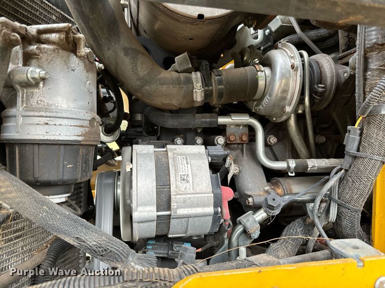 image for item NU9302 2021 John Deere 325G tracked skid steer loader