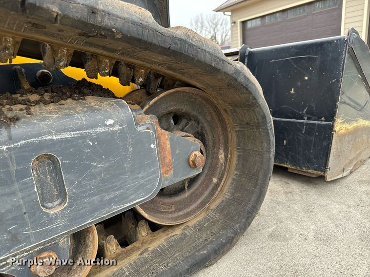 image for item NU9302 2021 John Deere 325G tracked skid steer loader