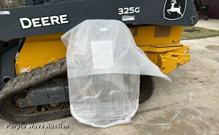 image for item NU9302 2021 John Deere 325G tracked skid steer loader