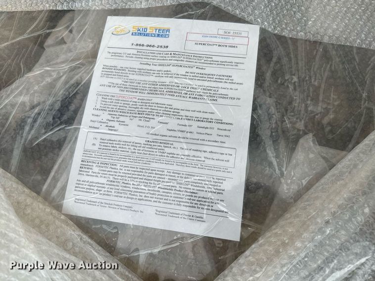 image for item NU9302 2021 John Deere 325G tracked skid steer loader