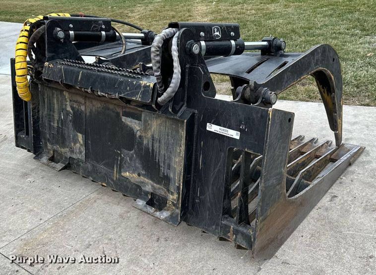 image for item NU9305 John Deere Worksite Pro GR72B skid steer grapple bucket