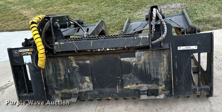 image for item NU9305 John Deere Worksite Pro GR72B skid steer grapple bucket