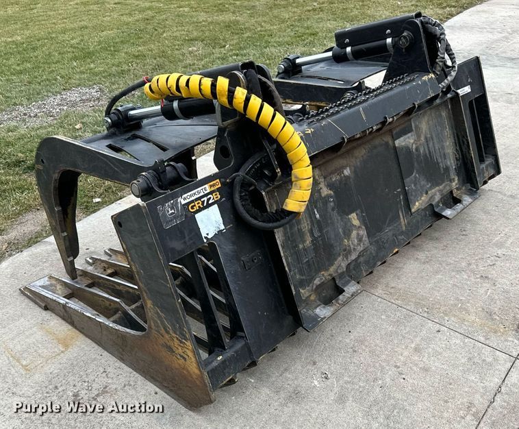 image for item NU9305 John Deere Worksite Pro GR72B skid steer grapple bucket