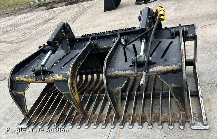 image for item NU9305 John Deere Worksite Pro GR72B skid steer grapple bucket