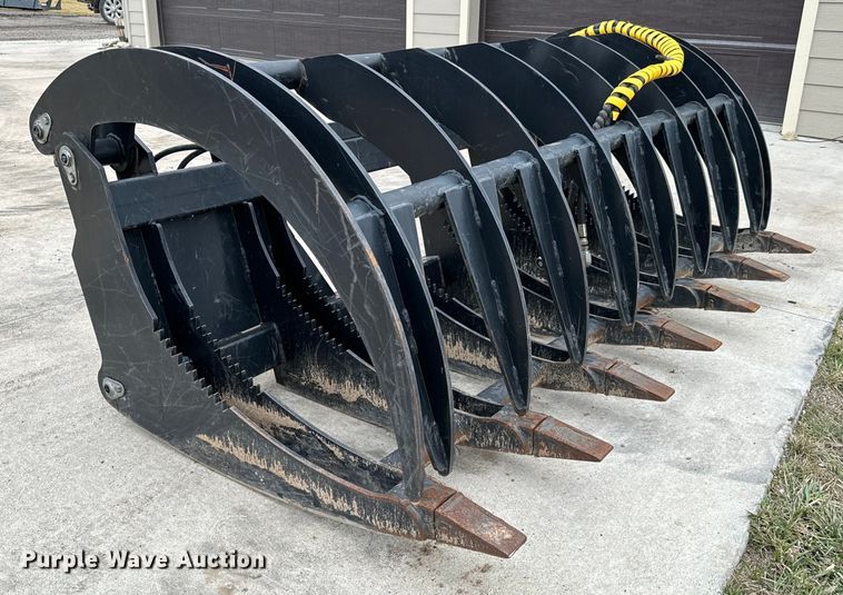 image for item NU9306 Titan skid steer grapple bucket