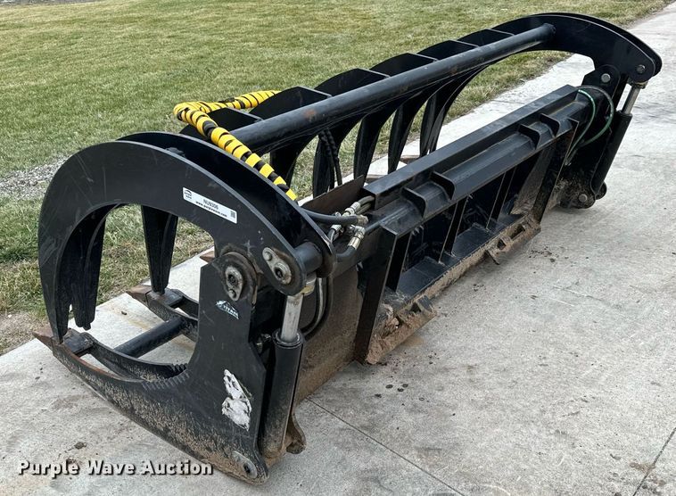 image for item NU9306 Titan skid steer grapple bucket
