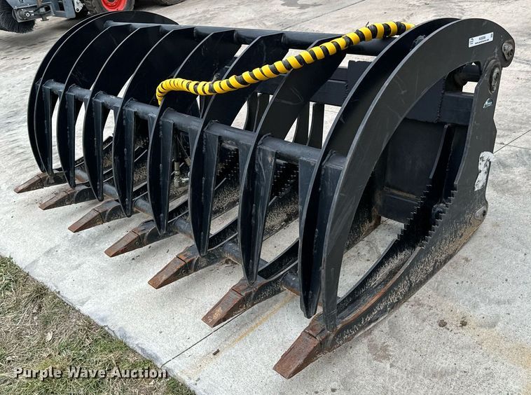 image for item NU9306 Titan skid steer grapple bucket