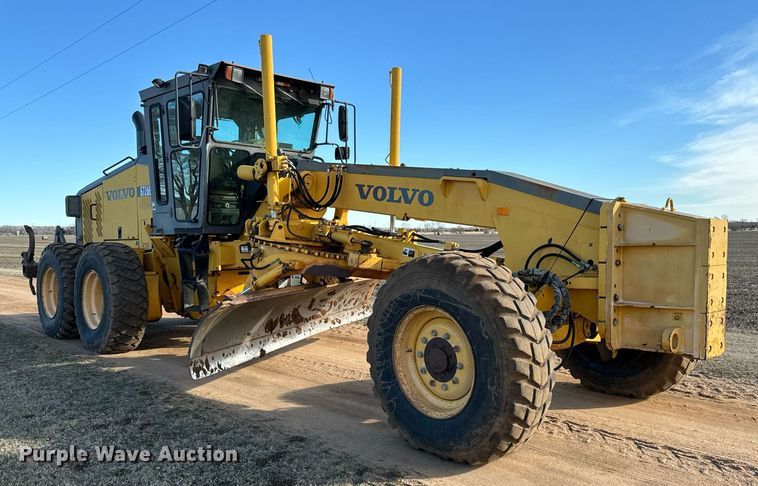 image for item NU9332 2004 Volvo  G726B motor grader