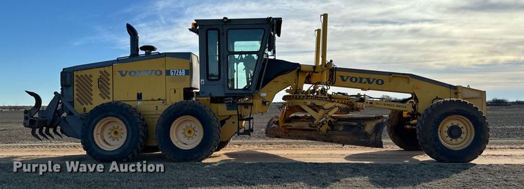 image for item NU9332 2004 Volvo  G726B motor grader