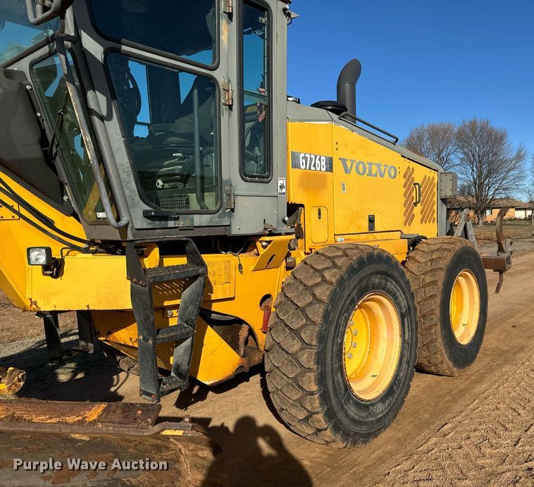 image for item NU9332 2004 Volvo  G726B motor grader