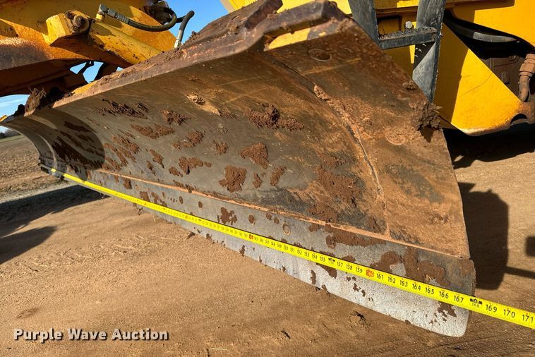 image for item NU9332 2004 Volvo  G726B motor grader