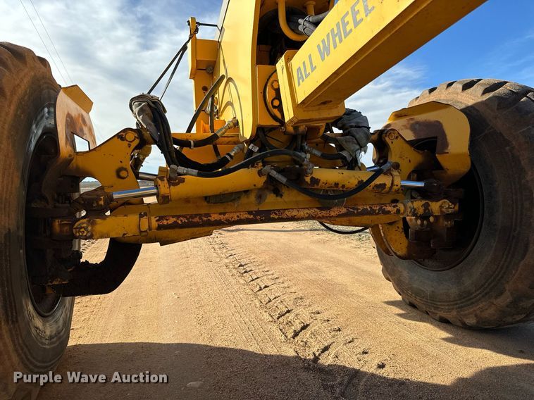 image for item NU9332 2004 Volvo  G726B motor grader