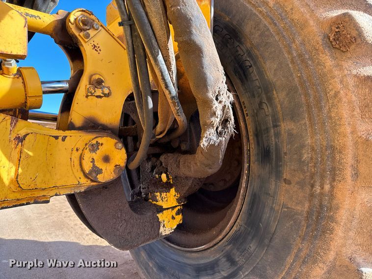 image for item NU9332 2004 Volvo  G726B motor grader