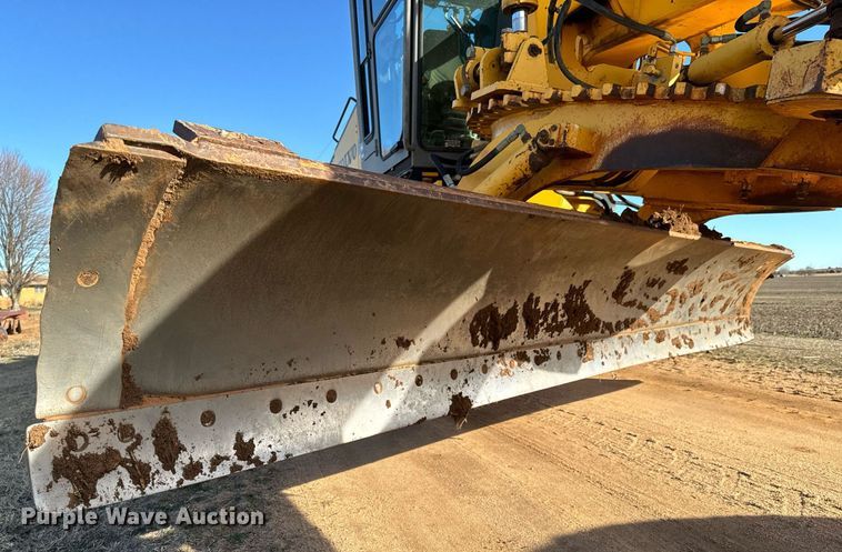 image for item NU9332 2004 Volvo  G726B motor grader