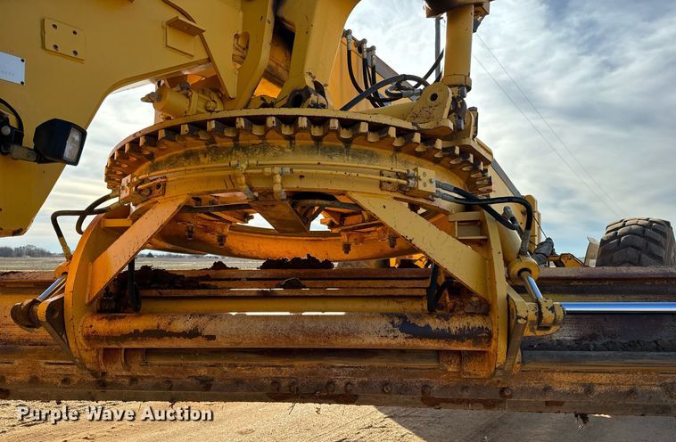 image for item NU9332 2004 Volvo  G726B motor grader