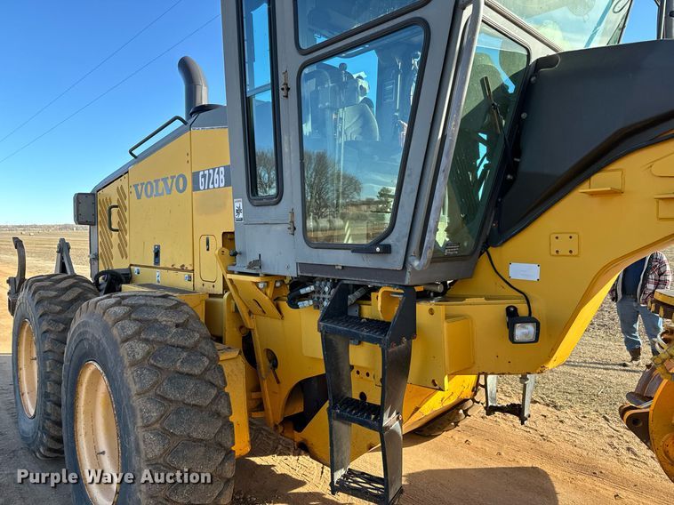 image for item NU9332 2004 Volvo  G726B motor grader