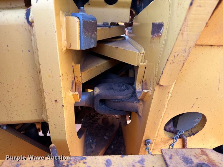 image for item NU9332 2004 Volvo  G726B motor grader