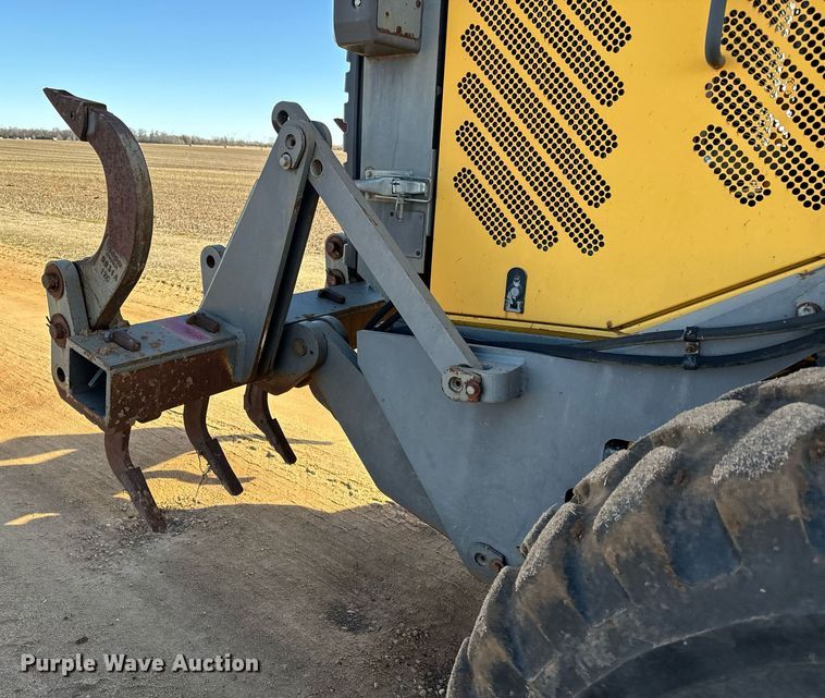 image for item NU9332 2004 Volvo  G726B motor grader