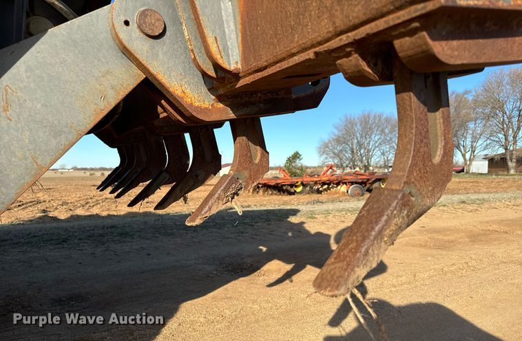 image for item NU9332 2004 Volvo  G726B motor grader