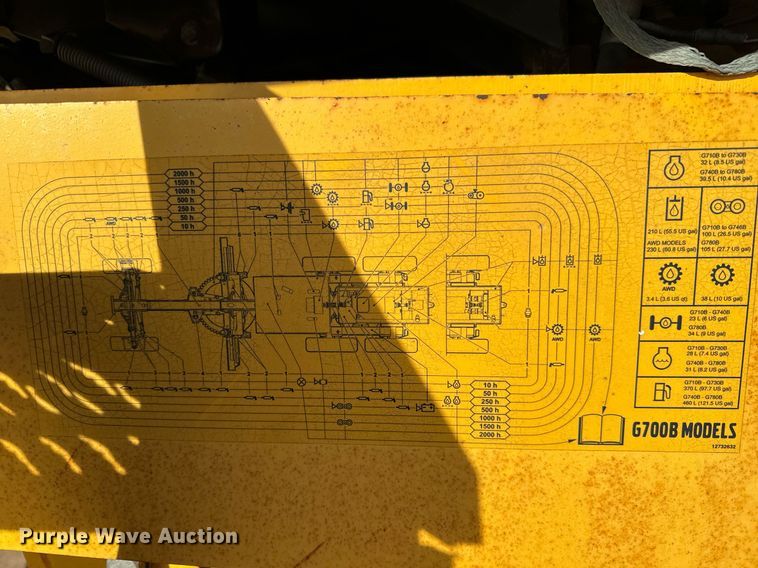 image for item NU9332 2004 Volvo  G726B motor grader