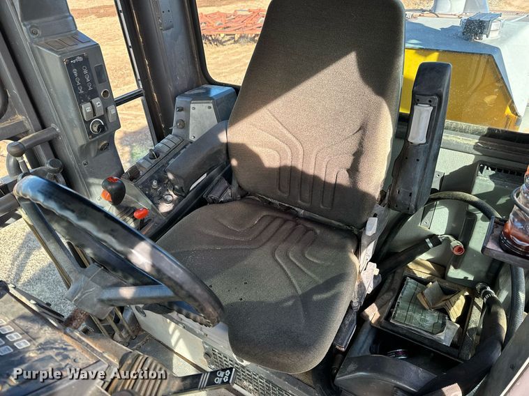 image for item NU9332 2004 Volvo  G726B motor grader