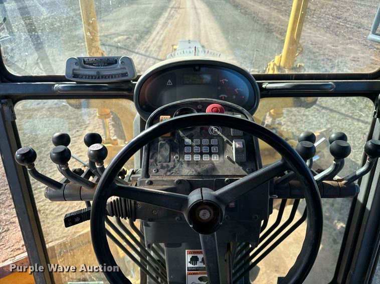 image for item NU9332 2004 Volvo  G726B motor grader