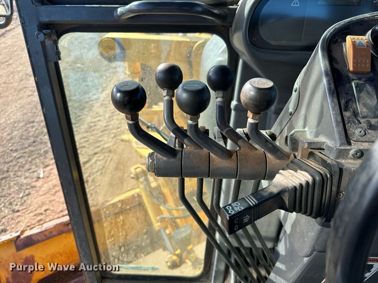 image for item NU9332 2004 Volvo  G726B motor grader